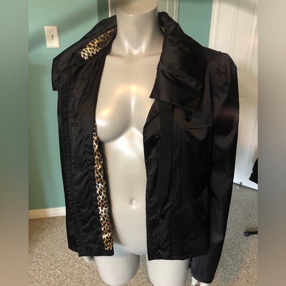 Authentic Dolce and Gabbana Short black shiny jacket with ruffle collar - Picture 2 of 13